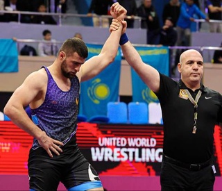 Мунтахаби гӯштии варзишии Ӯзбекистон дар чемпионати Осиё дар Қазоқистон боз се ҷоиза ба даст овард