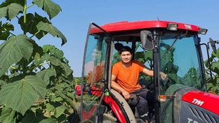 Специалисты из Навоийской и Андижанской областей выехали в Болгарию для изучения технологии выращивания павловнии