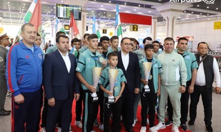 Кикбоксинг бўйича жаҳон чемпионати иштирокчилари Тошкент аэропортида тантанали кутиб олинди