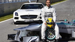 Lyuis Xemiltonning mavsumdagi uchinchi gʻalabasi