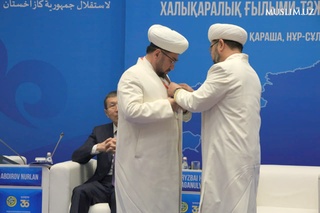 Муфтий Нуриддин домла ҳазратлари юксак медал билан тақдирланди