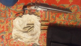 Бухорода жабрланувчига қурол ўқталиб, 70.000 доллар талаб қилган жиноий гуруҳи қўлга олинди