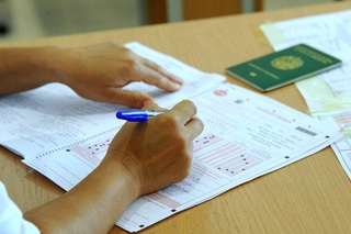 В Узбекистане началась выдача пропусков абитуриентам