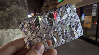 Кучли таъсир қилувчи дори воситасини ноқонуний сотган дорихонага чора кўрилди