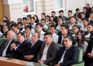 Тўра Сулаймоннинг уй-музейига илк ғиштлар қўйилди