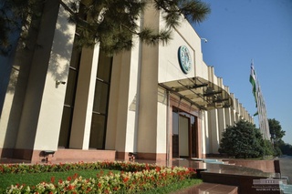 Ўзбекистон Президенти Россия Федерациясига жўнаб кетди