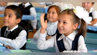 Вақтинчалик рўйхатда турган фуқароларнинг фарзандларини мактабга қабул қилишда чекловлар мавжуд эмас, – вазирлик