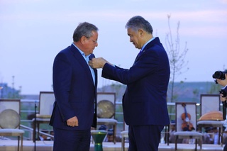 Шуҳратбек Абдураҳмонов ТУРКСОЙ ташкилотининг Олтин медали билан тақдирланди