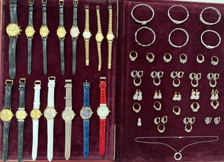 Абу-Дабидан учиб келган фуқаронинг ёнидан заргарлик буюмлари топилди