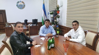 Ҳоким футбол бўйича Ўзбекистон миллий терма жамоаси сардори Одил Аҳмедовни қабул қилди