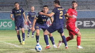 АГМК вырвал победу у «Кызылкума» в драматичном «металлургическом» дерби