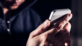 Бегона рақамга қайтиб қўнғироқ қилиш натижасида ҳисобингиздан катта миқдордаги маблағ ечиб олиниши мумкин