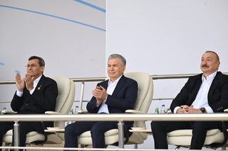 Президент Узбекистана принял участие в культурных мероприятиях саммита ОЭС