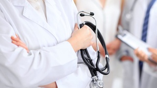 Жоғары білікті дәрігерлерге министрдің ұсыныс хаты негізінде тағы бір саты жоғары біліктілік санаты берілуі мүмкін