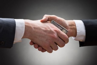 Мансабдор шахслар пора билан қўлга тушди