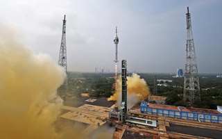 Ҳиндистон биринчи марта орбита миссияси учун ракета учирди