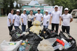 В Гулистане провели эко-фестиваль в преддверии Всемирного дня окружающей среды