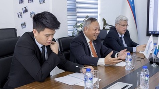 Посол Сингапура посетил Центр электронного правительства в Узбекистане