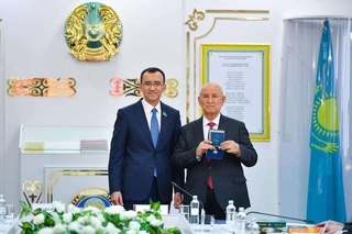 Oʻzbekiston xalq yozuvchisi Muhammad Ali – Xalqaro Turkiy akademiyasining “Navoiy oltin medali” sohibi boʻldi