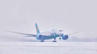 Vodiyda kuchli qor sabab ayrim aviareyslar muqobil aerodromlarga yoʻnaltirildi