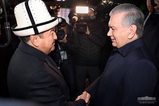 President of Uzbekistan arrives in Bishkek