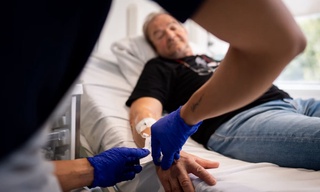 Ўпка саратонига қарши вакцина синовдан ўтказилмоқда