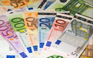Европейский банк впервые за 20 лет изменит дизайн банкнот евро