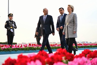 Европа комиссиясы Президенти Урсула фон дер Ляен саммитте қатнасыў ушын Самарқандқа келди