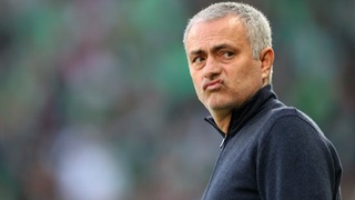 Моуринью получил кнута от Кнутсена, а «Тоттенхэм» пришпорен «Витессом»