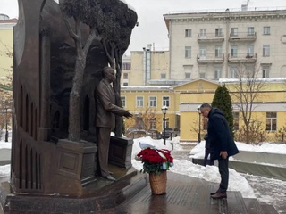 Москва шаҳрида Ўзбекистон Биринчи Президенти хотирасига ҳурмат бажо келтирилди