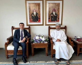 В Маскате обсуждены вопросы налаживания сотрудничества с крупнейшей компанией Омана в сфере логистики