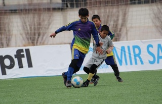 Жас футболшылар жеңимпазлық ушын гүрести