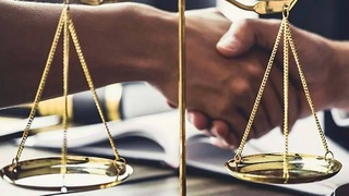 Шахсе, ки ҷиноят содир кардааст, дар сурати ҷуброни зарари расонидашуда ва оштӣ шудан бо ҷабрдида метавонад аз ҷавобгарӣ озод карда шавад.