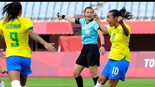 В женском футболе Олимпиады боевая ничья Голландии и Бразилии