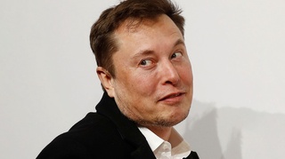 Илон Маск миллиардерлар рейтингида афсонавий инвестор Уоррен Баффетдан ўзиб кетди