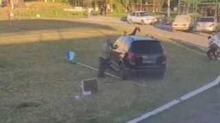 Sirdaryoda odamlar ustiga Captiva haydagan haydovchiga jinoyat ishi qoʻzgʻatildi