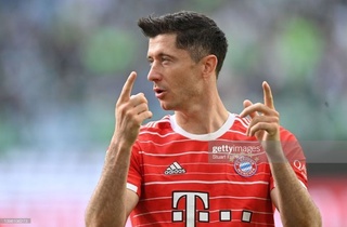 Левандовски кетма-кет иккинчи бор "Олтин бутса"ни қўлга киритди