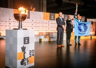 Флаг и факел Всемирной шахматной олимпиады переданы Узбекистану