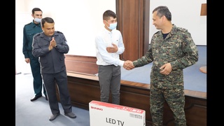 Прокуратурой Ферганы поощрены школьник за спасение жизни девушки и сотрудники органов правопорядка