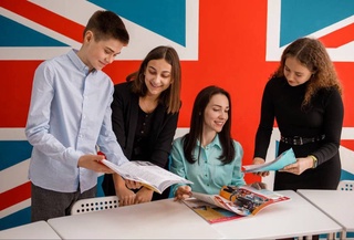 В Узбекистане молодые люди, имеющие языковые сертификаты, получат единовременные выплаты в размере более 1 млн сумов