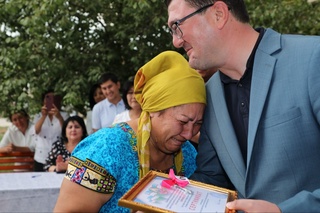 Тошкент вилоятида 44 та ночор оилага бепул уй-жой топширилди