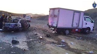 Бетон тўсиқ тўхтата олмаган Lacetti ёниб кетди