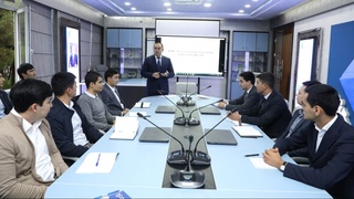 Олий ва ўрта махсус таълим вазири магистрлар учун махсус маҳорат дарсини ўтди