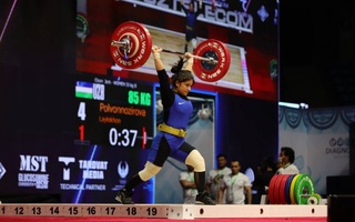 Сборная Узбекистана начала чемпионат Азии по тяжелой атлетике с тремя медалями