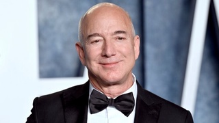 Jeff Bezos yana dunyodagi eng badavlat insonga aylandi