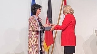 “Европа халқаро аёллар етакчилиги мукофоти” илк бор Ўзбекистон вакилига топширилди