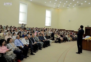 “Жилмаяди мен суйган апрель” Ўзбек ва турк тилидаги китоблар тақдимоти