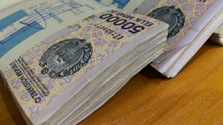 Суд бошқарувчилари ассоциацияси аъзоси 12 млн пора билан қўлга тушди