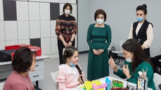 «Замин» фонди Васийлик кенгашининг раиси Кохлеар имплантация дастури доирасида 36 нафар болалар, уларнинг ота-оналари ва шифокорлар билан учрашди