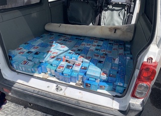 Дамас салонига яширилган уяли алоқа воситалари фош этилди